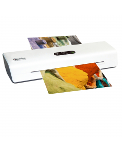 Plastificatrice dal design unico e moderno, compatta ed elegante in grado di effettuare sia la plastificazione a caldo che a freddo. E' dotata di innovativo e comodo pannello touch con 3 temperature pre impostate (75mic, 100mic, 125mic). 

Caratteristiche