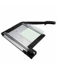 La taglierina 2 in 1 TiTanium ha una capacità di taglio di 10 fogli (80 g/m²) (o 1 foto o 1 cartone) ed è perfetta a casa, a scuola e in particolare per l'hobbistica. La taglierina combinata è sicura e al tempo stesso molto facile da utilizzare grazie all