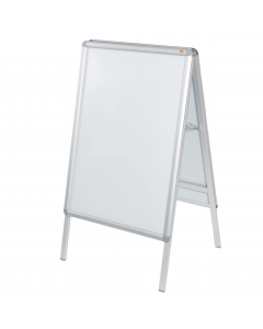 Stabile e resistente, ideale per esporre poster, offerte sia all'interno che all'esterno. Il materiale esposto puo' essere cambiato semplicemente sollevando le 4 parti laterali che formano la cornice. Il foglio di protezione in pvc anti-riflesso protegge 