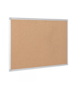 Pannello con superficie in agglomerato di sughero naturale, contenente l'80% di materiali riciclati ed è riciclabile al 97%. Cornice in alluminio anodizzato 100% riciclata. Fornito con kit per fissaggio a muro.