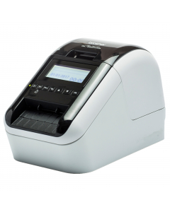 Stampante per etichette professionale con LAN, WiFI, Bluetooth e MFi. Utilizza rotoli DK a lunghezza continua e etichette pretagliate fino a 62mm di ampiezza.Nuovo rotolo DK con stampa bicolore rosso/nero. Stampa codici a barre, loghi e immagini con una v
