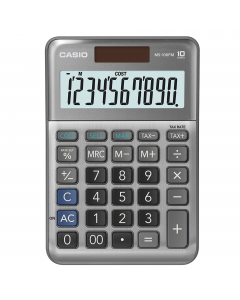 Calcolatrice da tavolo con big display a 10 cifre. Tasti in plastica. Facciata in metallo. Funzioni: calcolo percentuale, profitto (cost, sell, margin) imposte. Separatore migliaia. +/-. tasto doppio zero. F.to 2,8x10,1x14,9cm. Peso: 120gr. Alimentazione: