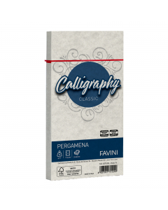 Busta adesiva con strip da 90 grammi in carta Calligraphy pergamenata formato 110x220mm.