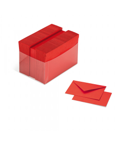 Buste e cartoncini in carta Burano Favini in scatole di acetato trasparente. Cartoncino certificato FSC da 200gr e Busta coordinata da 90gr. Formato 72x110mm. Colore: rosso.