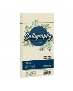 Busta con strip, apertura lato corto, da 90 grammi in cartoncino ecologico prodotto e brevettato da Favini utilizzando fino al 15% di residui della lavorazione agro-industriale di olive, nocciole e mandorle. 
Superficie delicata al tatto. Ideale per ogni 