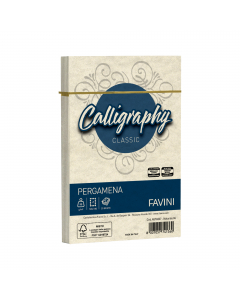 Busta adesiva con strip da 90 grammi in carta Calligraphy pergamenata formato 120x180mm.