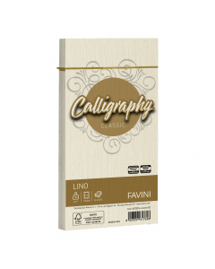 Busta adesiva con strip da 120 grammi in carta Calligraphy con tramatura lino formato 110x220mm.