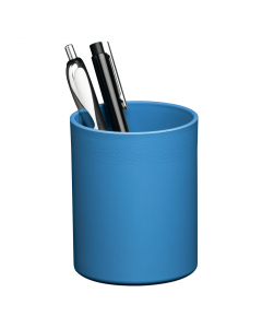Pratico e robusto portapenne. Realizzato con plastica riciclata certificata Blue Angel in conformità con i requisiti RAL-ZU 30a, tutta la gamma è realizzata con plastica riciclata ed etichettata in conformità con lo standard EN ISO 11469. Ciò significa ch