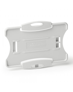 Portabadge ideale per 1 tessera. Realizzato in plastica riciclata certificata Blue Angel. Può essere utilizzato sia in formato orizzontale che verticale. Può essere utilizzato con catenella, cordoncino in tessuto o chiocciola yo-yo . Dimensioni interne: 5