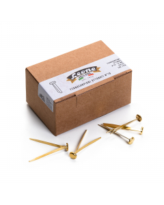 Fermacampioni ottonati. Perfetti nella forma, con una grande testa grazie a una tranciatura e piegatura di precisione. Brillanti e antiruggine grazie a una accurata ottonatura elettrolitica. Confezione da 10 scatole.