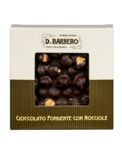 Tavoletta di cioccolato fondente con nocciole Piemontesi IGP. Mantenere in luogo fresco e asciutto. Temperatura consigliata: 15-18°C.