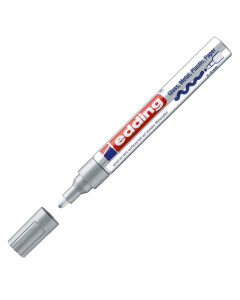 Marcatore a vernice coprente effetto smalto, permanente ed inodore. Privo di toluene/xilene. Resiste all’acqua, allo sfregamento, alle temperature fino a 400°C (bianco e argento fi no a 1000°). Aderisce a tutte le superfici lisce e porose: vetro, plastica