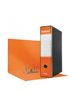 Registratore con struttura in cartone (spessore 2 mm) rivestito in carta goffrata. Rivestimento interno di colore pendant con la superficie esterna.
Dotato di foro per l'estrazione e di meccanismo N.1 a leva a due anelli testato per 10.000 aperture e chiu