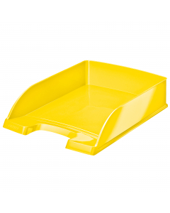 Vaschetta Plus Wow in robusto polistirene, sovrapponibile in verticale o a sbalzo. Contiene documenti fi no al formato 22x30cm. Dimensioni: 25,5x35,7x7cm.