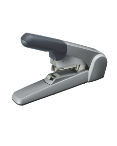 Cucitrice da tavolo con carica superiore dei punti. Cuce da 20 a 60 fogli con punto piatto. Profondità di cucitura 57mm. Carica massimo 100 punti. Utilizza punti 24/6-8. Garanzia 10 anni.