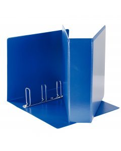 Raccoglitore display formato Maxi, in cartone da 2 mm rivestito in polipropilene eco-compatibile con finitura tipo pelle. Il rivestimento, incollato su entrambi i lati e saldato ai bordi, garantisce un prodotto di qualità eccellente. Il formato del raccog