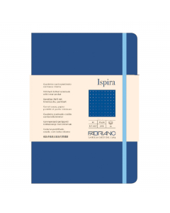 Elegante taccuino con rilegatura cucita a filorefe, apertura a 180°. Dotato di chiusura con elastico e segnalibro abbinato alla copertina. Tasca interna a soffietto in carta. Copertina flessibile in cartoncino 350g/m2. 96 fogli interni di carta extra lisc