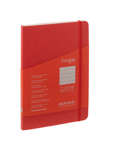Elegante taccuino con rilegatura cucita a filorefe, apertura a 180°. Dotato di chiusura con elastico e segnalibro abbinato alla copertina. Tasca interna a soffietto in carta. Copertina in cartoncino 290g/m2. 80 fogli interni. Formato A5. Pagine interne di