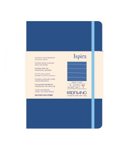 Elegante taccuino con rilegatura cucita a filorefe. Dotato di chiusura con elastico e segnalibro abbinato alla copertina. Tasca interna a soffietto in carta. Copertina rigida rivestita in carta 140g/m2. 96 fogli interni di carta extra liscio 85 g/m2. Form