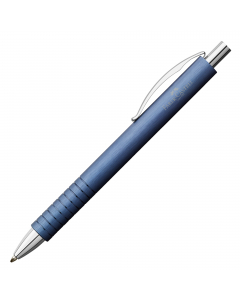 Fusto e impugnatura ergonomica in alluminio anodizzato. Clip a molla in metallo, cromata lucida. Refill nero a tratto largo punta B.
