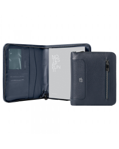 Portablocco A5 con zip. Tasca interna con zip, notes verticale A5, scomparti per biglietti, asola porta penne e tasca esterna con zip.