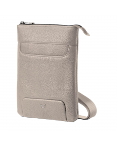 City bag piccola a tracolla. Vano interno porta mini tablet,  tasca esterna porta chiavi, tasca porta oggetti. Dotato di tracolla regolabile a nastro.
