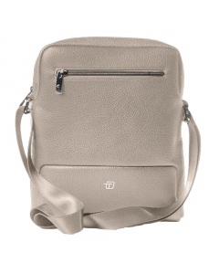 City bag a tracolla. Tasca porta tablet 10", tasca esterna porta chiavi, tasca porta oggetti. Dotato di tracolla regolabile a nastro.