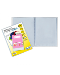 Portalistini personalizzabili  trasparente in polipropilene con 40 buste interne a finitura liscia ultratrasparente e copertina ad alto spessore con tasca per la personalizzazione. Formato utile: 22x30cm. Made in Italy.