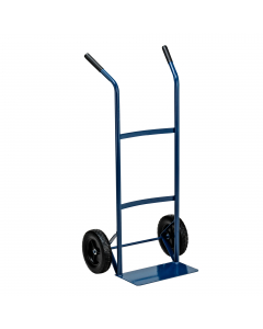 Carrello in acciaio verniciato di colore blu completo di ruote rigide. Portata massima 80 kg. Dimensioni: 100x38x48cm. Ruota di ricambio cod 91870. Articolo destinato ad esclusivo uso domestico. Non adatto ad uso pubblico.