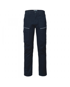 Pantalone da lavoro multitasca e multistagione in cotone twill elasticizzato, con elastici laterali e passanti in vita, chiusura con zip e bottone. Tasca laterale porta metro sulla gamba sinistra e tasca laterale chiusa con aletta e velcro su gamba destra