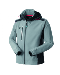 Giubbotto softshell con chiusura anteriore con cerniera centrale antipioggia, cappuccio staccabile con cerniera e coulisse, pratico foro in silicone per cuffie. Un taschino a filetto al petto destro chiuso con cerniera antipioggia verticale e profilo rifr