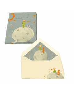Biglietti e buste realizzate in carta color avorio con stampe a tema e decorazioni in oro in polvere.