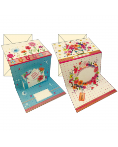 Biglietti doppi formato 11,7x17cm. Stampa offset su cartoncino liscio bianco. Blisterati 1 busta/1 biglietto. Con rifiniture dorate.