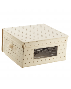 Scatola King Box in TNT con finestra. Adatta per riporre indumenti. Colore panna con fantasia a cuori. Dimensioni:36x36x19h cm
