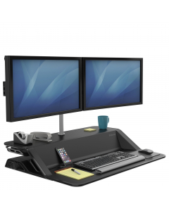 La postazione Sit-Stand Lotus si appoggia alla scrivania e può essere sollevata facilmente fino a 43 cm tramite due comode maniglie ergonomiche che permettono di lavorare sia seduto che in piedi. L’altezza è regolabile in 22 posizioni e sorregge fino a 16