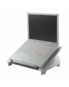 Supporto notebook consente di avere il laptop alla giusta inclinazione. Il fermo frontale mantiene il portatile al suo posto. Regolabile da 11 a 16,5cm. Portata massima 5 kg. Dimensioni: 10,4x38,6x36cm