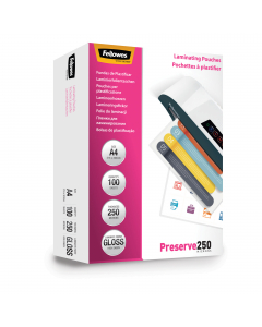 3 strati come le 3 componenti che formano il composto della pouch:PET -  Polyethylene Terephtalate/ LDPE -  Low Density Polyethylene /EVA -  Ethylene Vinyl Acetate. In fase di plastificazione la componente LDPE viene assorbita dal componente PET; questo p