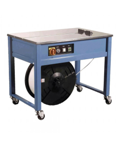 Reggiatrice semiautomatica a termosaldatura per reggette in plastica, alimentazione monofase 220V. Regolabile meccanicamente fino a 45 kg, velocità di reggiatura 2,5 sec/ciclo. Saldatura a caldo. Monta rotolo con diam. interno di 200mm. Larghezza reggia d