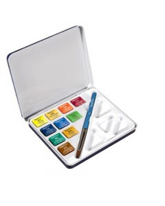 Scatola in metallo con 10 demi godet assortiti e pennello. Colori trasparenti, intensi e facilmente applicabili. Elevato potere colorante. Perfetti per creare delicate velature.