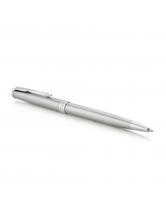 Elegante penna con finiture in acciaio inossidabile con effetto metallo spazzolato. Con finiture in Palladio sui puntali e pennino in acciaio inossidabile. Fornita con refill standard e con esclusivo astuccio Parker.