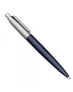La classica penna Parker con fusto in acciaio inossidabile e dotato di chiusura a punta di freccia lucida sempre in acciaio inossidabile.. Fornita con il refill quickflow colore blu e un esclusivo astuccio regalo.