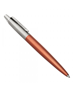 La classica penna Parker con fusto in acciaio inossidabile e dotato di chiusura a punta di freccia lucida sempre in acciaio inossidabile.. Fornita con il refill QuinkFlow colore blu e un esclusivo astuccio regalo.