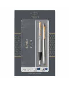 Elegante Gift Set che comprende la classica penna Parker e una stilografica Parker con fusto in acciaio inossidabile e dotato di chiusura a punta di freccia lucida sempre in acciaio inossidabile. La penna è fornita di refill Quink Flow colore blu e un esc