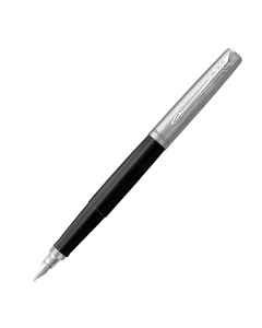 Penna stilografica con cappuccio e clip in acciaio inox. Fusto in plastica colorato lucido. Incluso due cartucce, una ricarica Quink nera e una blu.