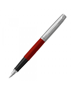 Penna stilografica con cappuccio e clip in acciaio inox. Fusto in plastica colorato lucido. Incluso due cartucce, una ricarica Quink nera e una blu.