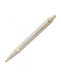 Penna Parker in acciaio inossidabile con finiture mattate champagne e completata con finiture cromate. Confezionata in elegante astuccio regalo. Fornita con refill colore blu.