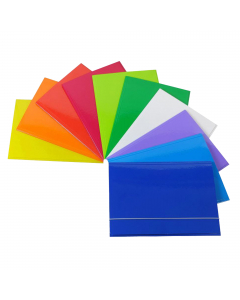 Cartella a 3 lembi Starline in cartone plastificato dai colori brillanti. Dorso cordonato. Chiusura con elastico di colore grigio chiaro. Struttura in cartoncino 600g/m² rivestito da una pellicola lucida in PP. Robusta e resistente ideale per conservare, 