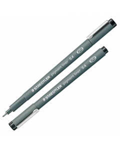 Penna a punta sintetica calibrata, puntale in metallo ideale per tracciare con righe e squadre. Inchiostro pigmentato nero intenso resistente nel tempo, ideale per documenti, ben riproducibile. Cancellabile su carta da lucido. Tratto 0.4mm.
