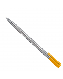Fineliner con punta superfine tratto 0.3mm in metallo, fusto ergonomico triangolare in polipropilene, a garanzia di lunga durata. Inchiostro a base d'acqua e lavabile. Sistema Dry-safe: può rimanere per giorni senza cappuccio e non seccare.
Colore: ocra.