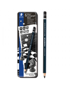 Matita in legno con mina realizzata con grafite e carbone, la matita Mars Lumograph Black ha un tratto simile al carboncino. Ideale per un uso artistico e hobbystico. Prodotte in Germania con legno certificato PEFC. 
Confezione 6 pezzi con 4 GRADAZIONI AS